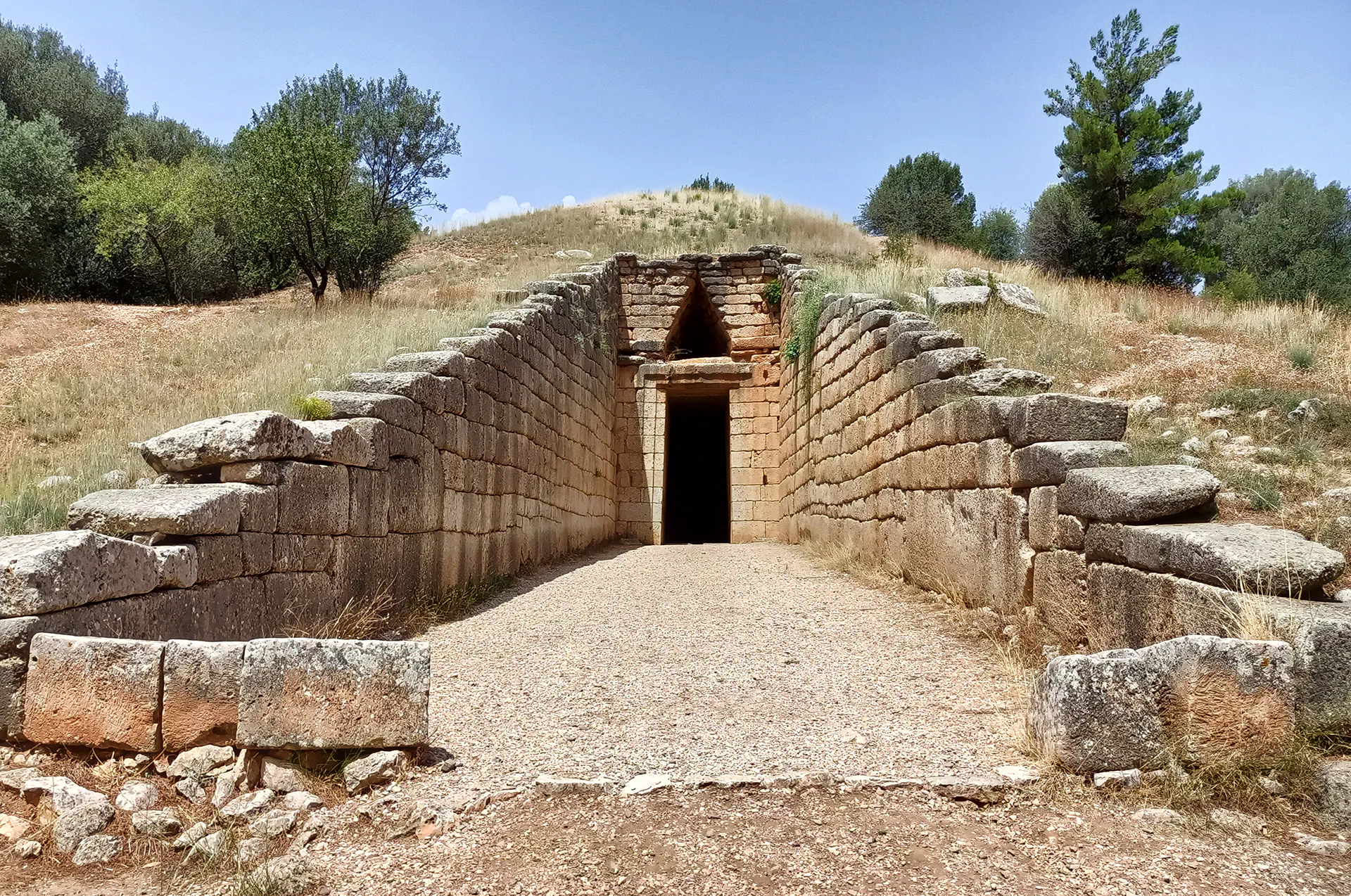 The beehive-shaped Tomb of Agamemnon at Mycenae.